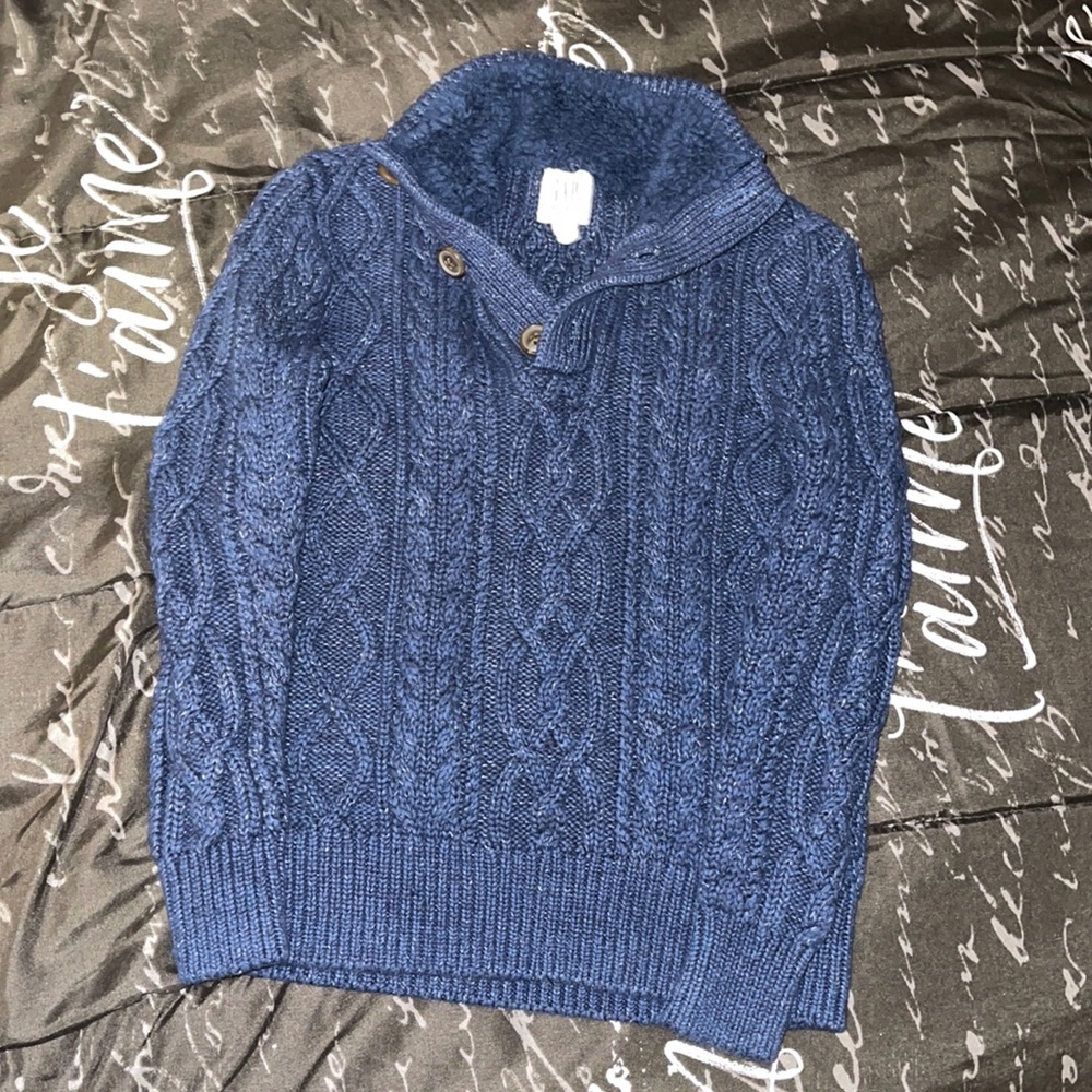 GAP boy sweater size 6-7